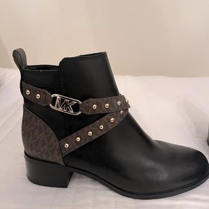 LIKE NEW! Michael Kors Black Leather and Logo Strap Booties. Size 7.5